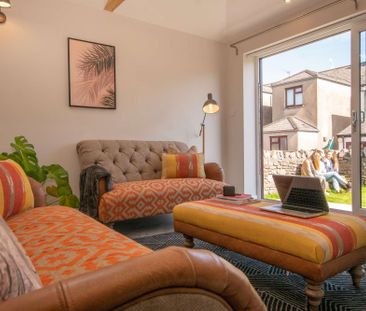 Beautifully renovated house on Coburn Street with top design - Photo 4