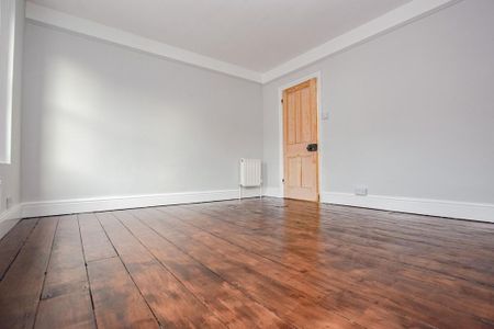 3 bedroom terraced house to rent - Photo 3