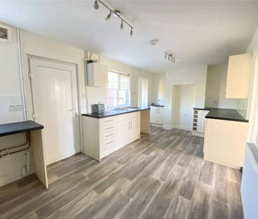 3 bedroom terraced house to rent - Photo 5
