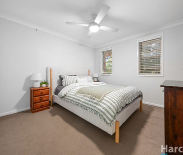 Ultra Convenient Three Bedroom Home - Photo 4