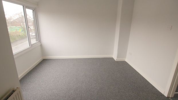 3 Bedroom Terraced House - Photo 1