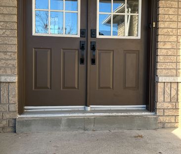 For Lease - 36 Foothill Street Unit# Main, Whitby, Ontario - Photo 1