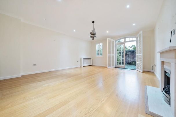 3 bedroom terraced house to rent - Photo 1