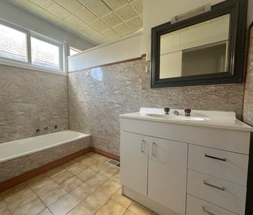 Great location for a family! - Photo 3