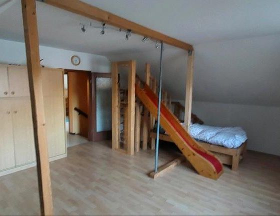 2 Zi DG Wohnung mit Bad inkl. WG Küche - Foto 1