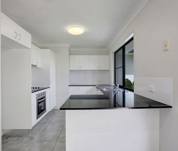 Family Home, Easy Walk to the Beach: AVAILABLE NOW - Photo 4