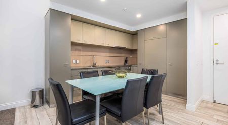 Harbour Vibes & City Lights - Photo 3