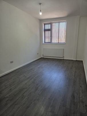2 Bed Flat, Melton Road, LE4 - Photo 1