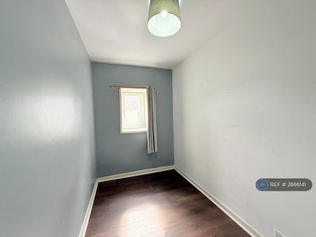 4 bedroom terraced house to rent - Photo 4
