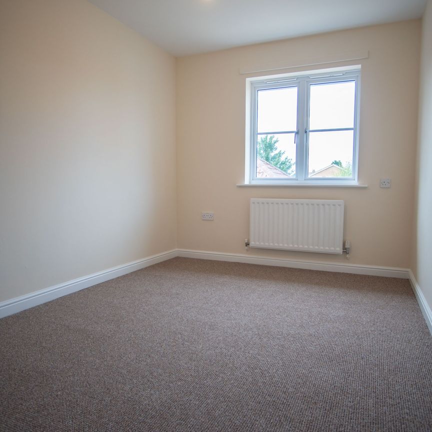 3-bed end terrace in sought-after area of Bracebridge Heath - Photo 1