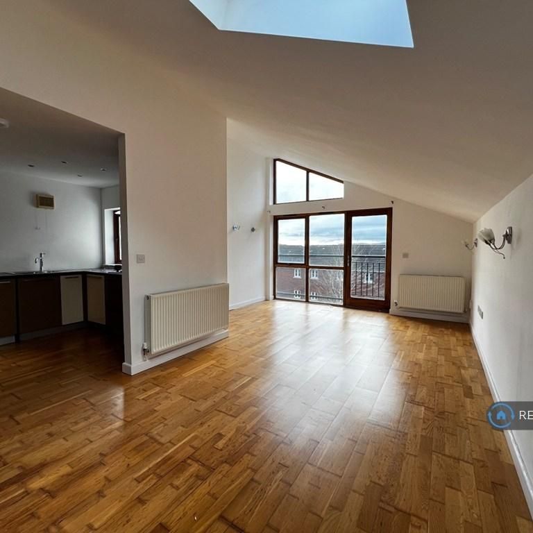 2 bedroom flat to rent - Photo 1