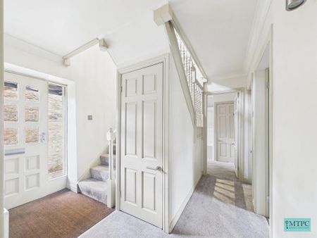 4 bedroom semi-detached house to rent - Photo 3