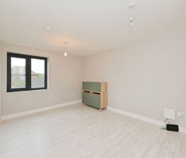 Turners Hill, Waltham Cross, Cheshunt - Photo 5