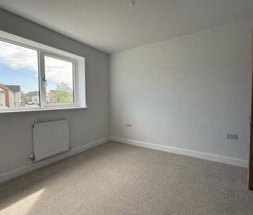 4 bedroom detached house to rent - Photo 2