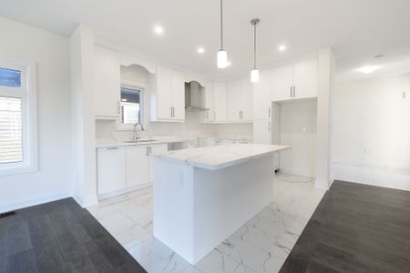 For Lease - 45 Joanne Crescent, Wasaga Beach, Ontario - Photo 5