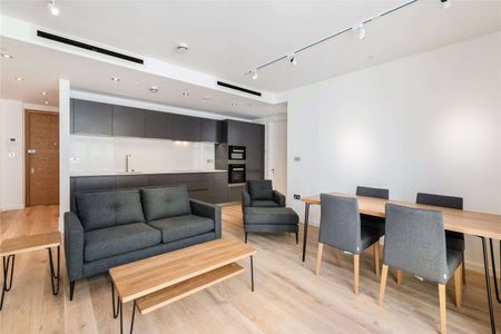 Beautiful 2 bedroom, 3rd floor apartment in a stylish boutique development (with concierge) in the heart of Westminster, just 0.2 miles to St. James Park station. - Photo 2