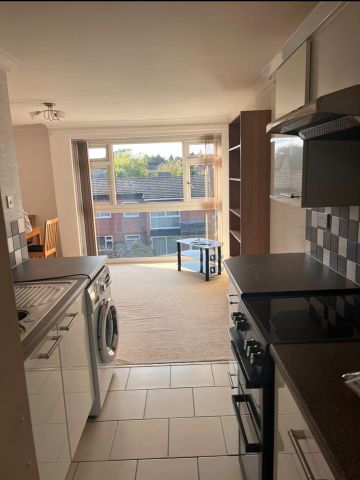 1 Bed Flat, Ashleigh Road, LE3 - Photo 5