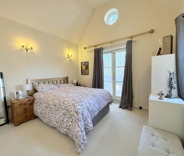 4 bedroom detached house to rent - Photo 3