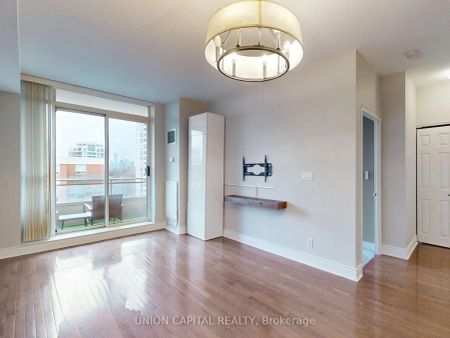 245 Davisville Avenue #Lph04 - Photo 4