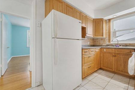 For Lease - 18 Gower Court, Halton Hills, Ontario - Photo 5