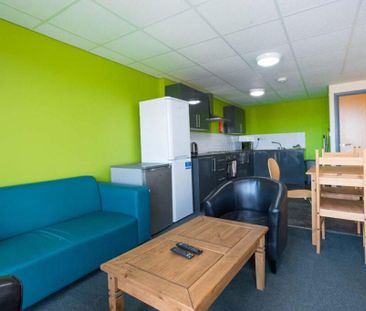 4 bedroom flat share to rent - Photo 2