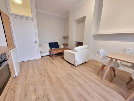1 bedroom flat to rent - Photo 5