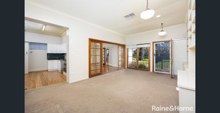 COMFORT LUXURY LIVING IN WAGGA'S CBD - Photo 3