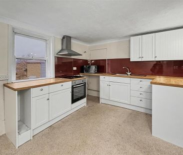 2 bedroom flat to rent - Photo 6