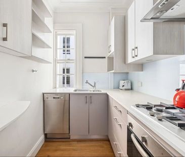 Elizabeth Bay - Photo 3