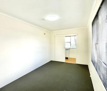 Studio Apartment in the Heart of Newtown - Photo 3