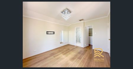 Family Comfort & Convenience in Booragoon-Applecross SHS!! - Photo 4