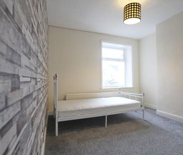 4 bedroom terraced house to rent - Photo 6