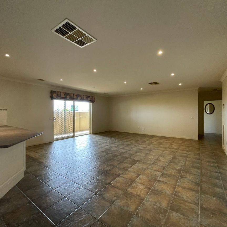 4 Bedroom home in NORTH END OF SHEPPARTON - Photo 1