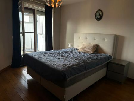 Gemeubeld appartement met twee slaapkamers en garage - Photo 3