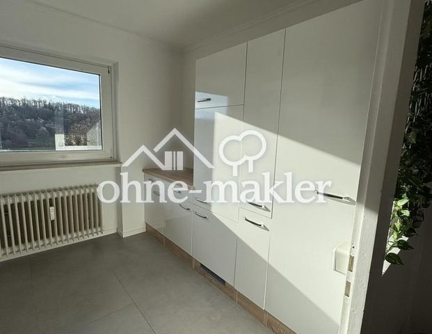 Erstbezug nach Sanierung, 3-Zimmer mit Küche, Balkon und Blick ins Grüne. - Photo 1