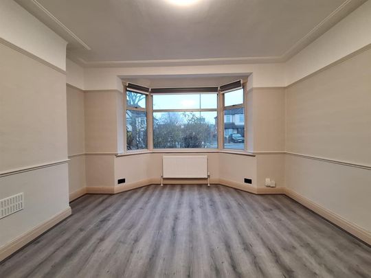 Osborne Road, Hornchurch RM11, London - Photo 1