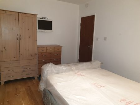 Room in a Shared House, Cranbrook Road, IG1 - Photo 4