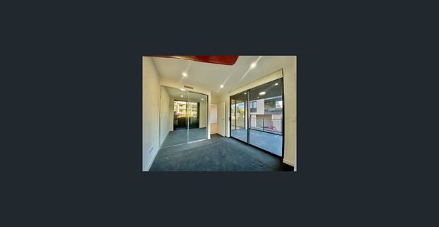 Sunny One Bedroom Apartment - Photo 1