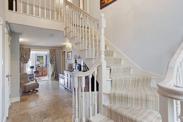 5 bedroom detached house to rent - Photo 1
