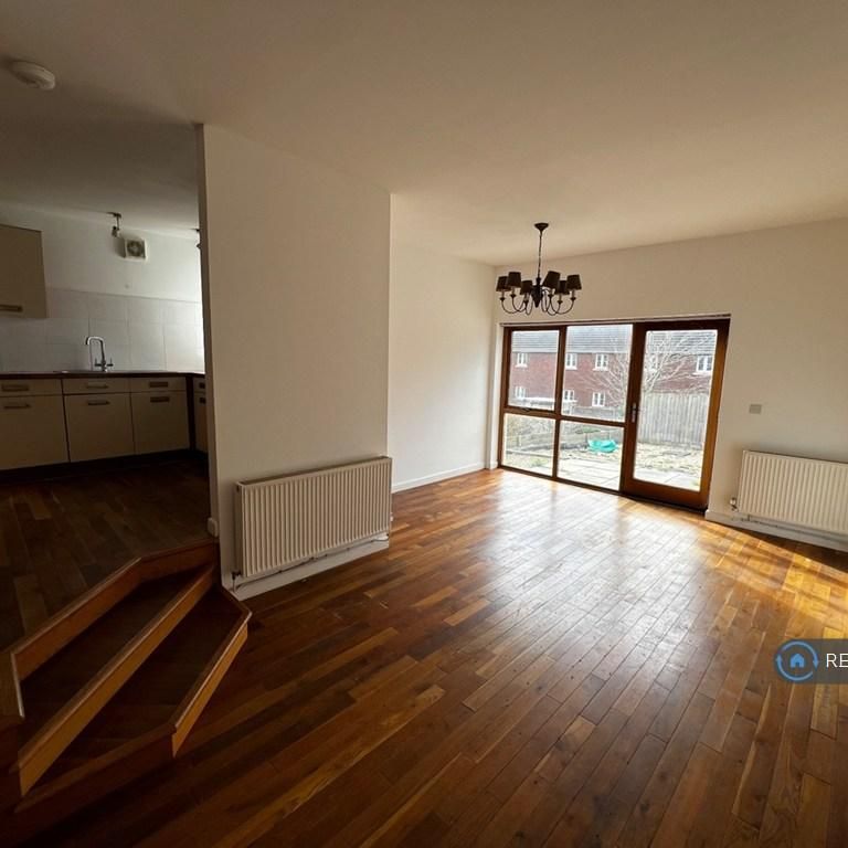 2 bedroom maisonette to rent - Photo 1