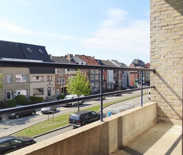 Centraal gelegen appartement met terras en autostaanplaats - Foto 6