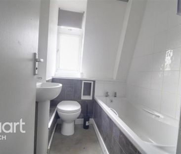 1 bedroom in a house share to rent - Photo 4