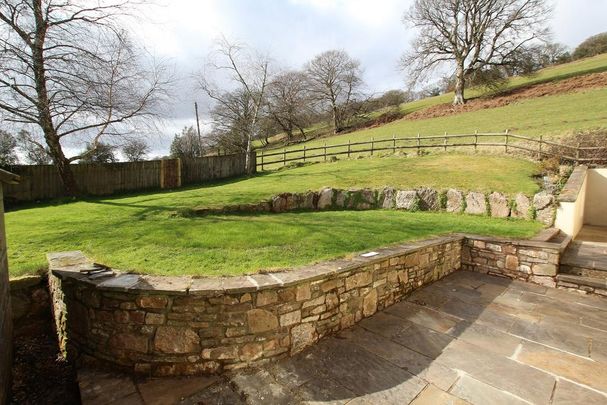 4 bedroom detached house to rent - Photo 1