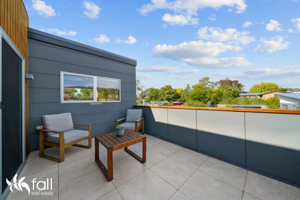 Beautiful family home in a stellar location - Photo 1
