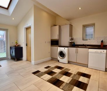 4 bedroom detached house to rent - Photo 4