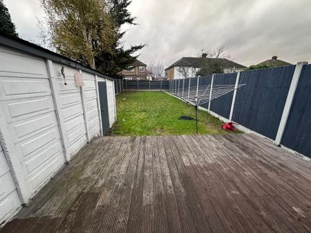 3 bedroom semi-detached house to rent - Photo 5