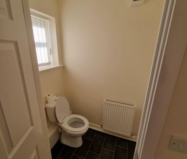 2 bedroom semi-detached house to rent - Photo 6