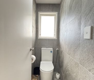 MOUNT EDEN, 2 BEDROOMS - Photo 5