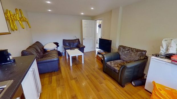 5 bedroom house to rent - Photo 1