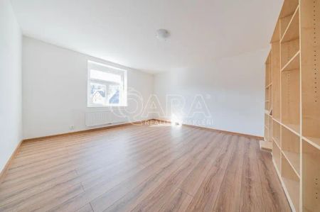 Pronájem bytu 3+1 v rodinném domě - Fotografie 4